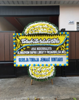 Papan Bunga Duka di Pendung Hiang