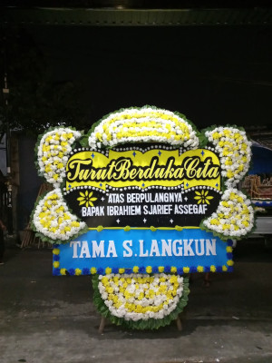 Papan Bunga Duka di Pendung Hiang